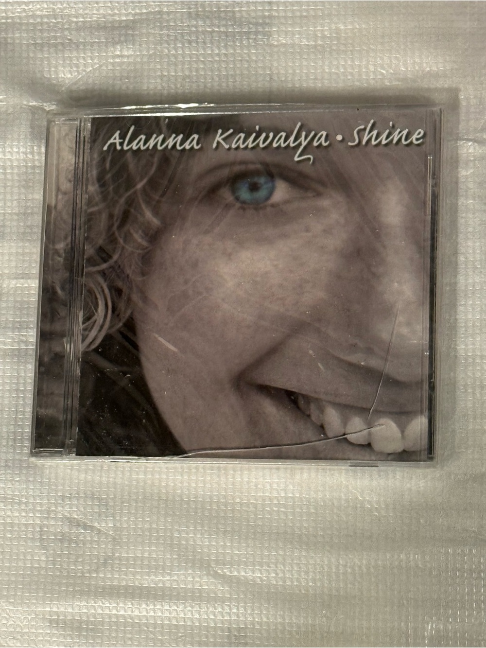 Alanna Kaivalya - Shine (Music CD)